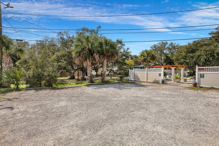 More Photos Of 24 Van Horne Ave, Tybee Island Hospitality For Sale