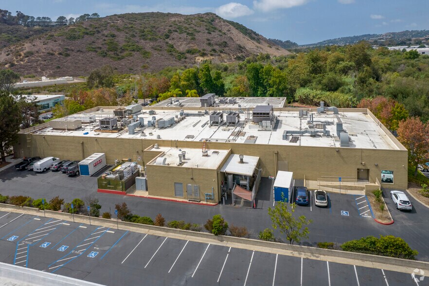 More Photos Of 11107 Roselle St, San Diego Research And Development For Lease