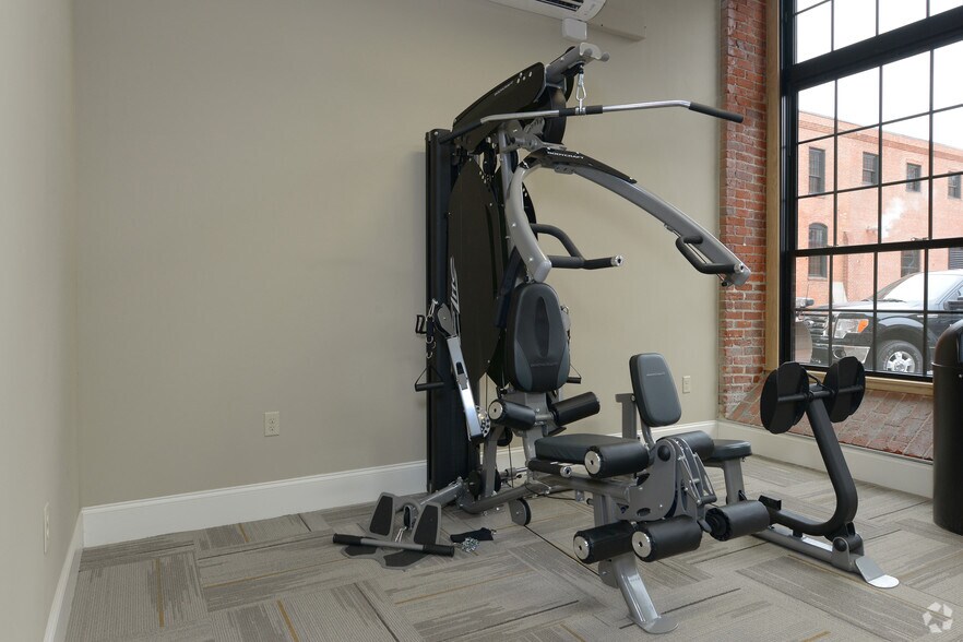 More Photos Of 12 Eagle St, Providence Apartments For Lease