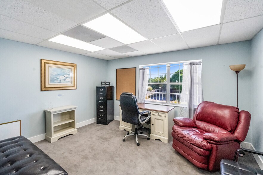 More Photos Of 1615 14th Ave, Vero Beach Medical For Sale