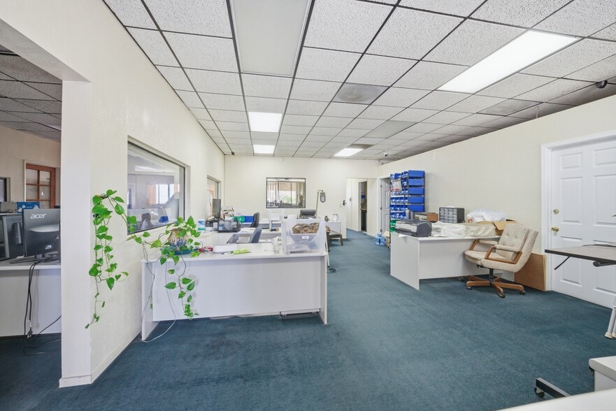 More Photos Of 2315 Pacific Coast Hwy, Lomita Storefront Retail Office For Sale