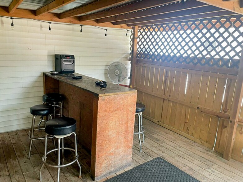 More Photos Of 1112 Madison St, South Roxana Restaurant For Sale