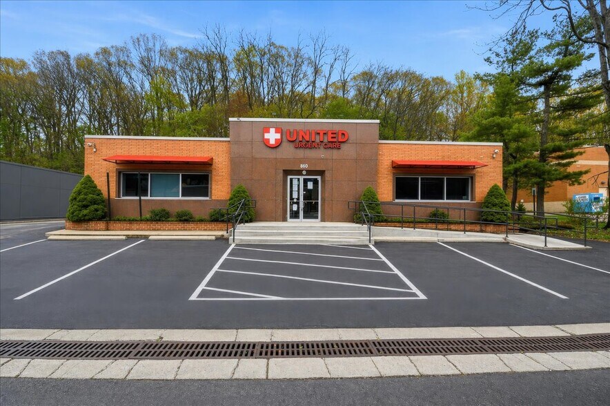 Primary Photo Of 860 Central Park Ave, Scarsdale Bank For Lease