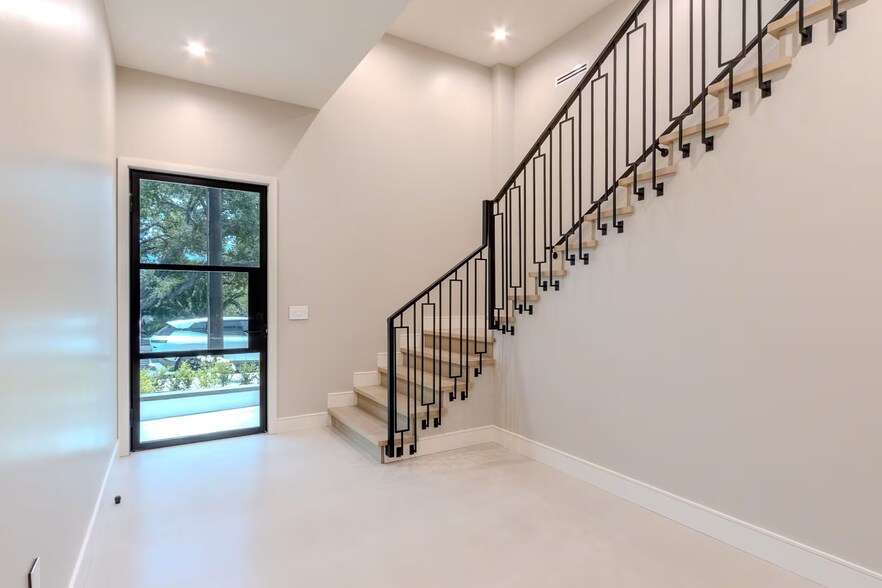 More Photos Of 2941 Mary St, La Crescenta Apartments For Sale