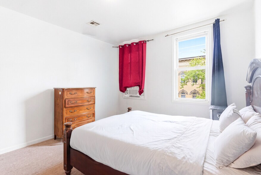 More Photos Of 99 Pulaski St, Newark Apartments For Sale
