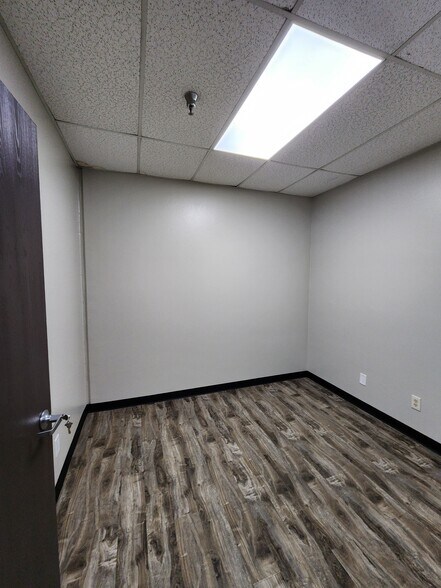 More Photos Of 4833 Lanier Rd, Chino Warehouse For Lease