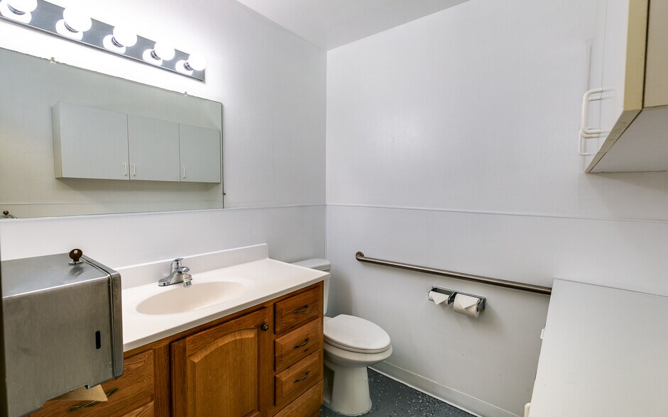 More Photos Of 24646 Redlands Blvd, Loma Linda Storefront For Sale