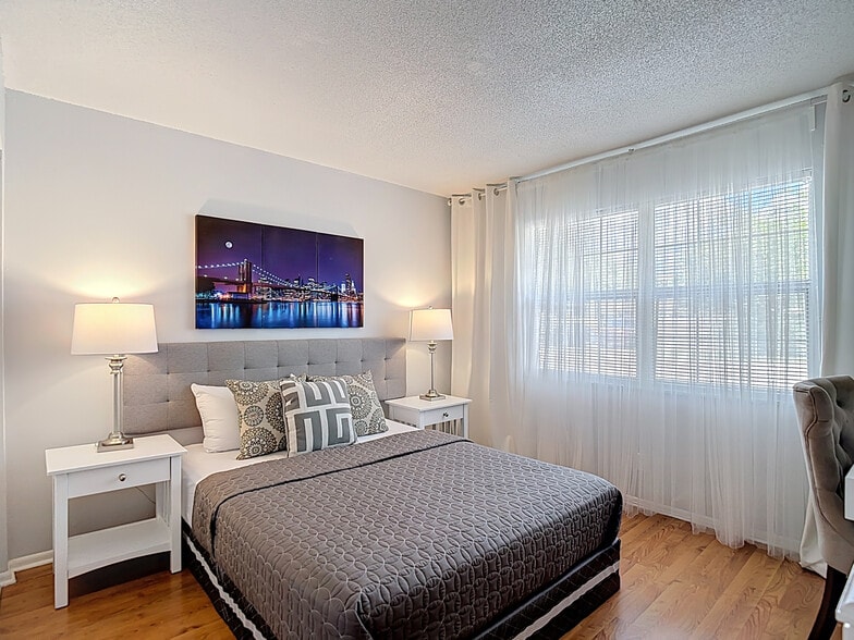 More Photos Of 139 SE Jefferson Cir N, Saint Petersburg Apartments For Sale