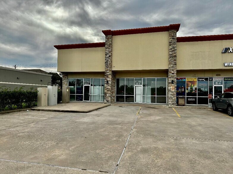More Photos Of 11302 Space Center, Houston General Retail For Sale