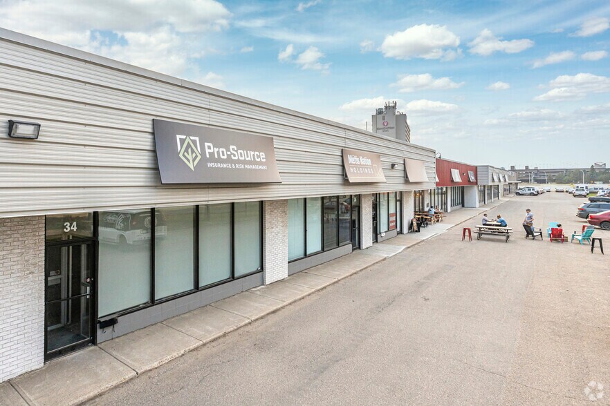More Photos Of 20 Airport Rd NW, Edmonton Service For Lease