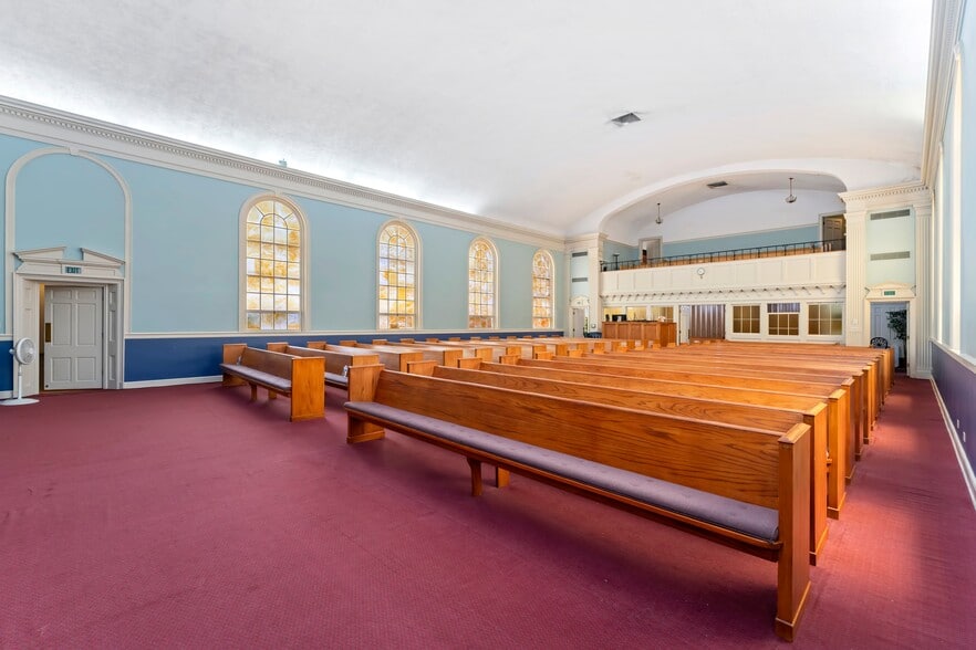 More Photos Of 999 S Colorado Blvd, Denver Religious Facility For Lease