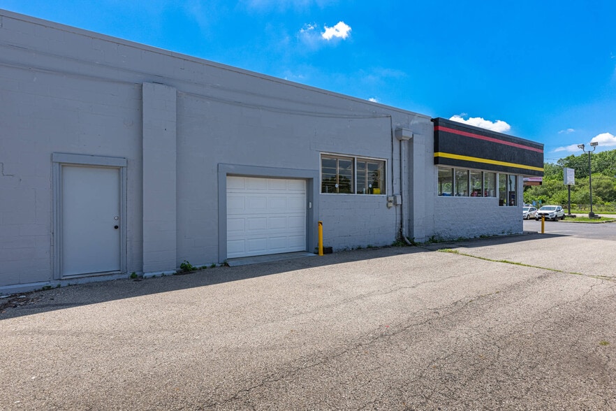 More Photos Of 1684-1692 Woodman Dr, Dayton Storefront Retail Office For Sale