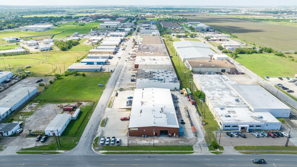 More Photos Of 121-217 44th St, Corpus Christi Warehouse For Lease