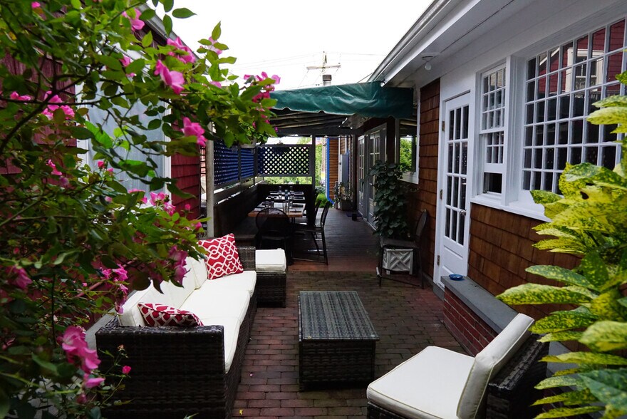 More Photos Of 15 Grand Ave, Shelter Island Heights Restaurant For Sale