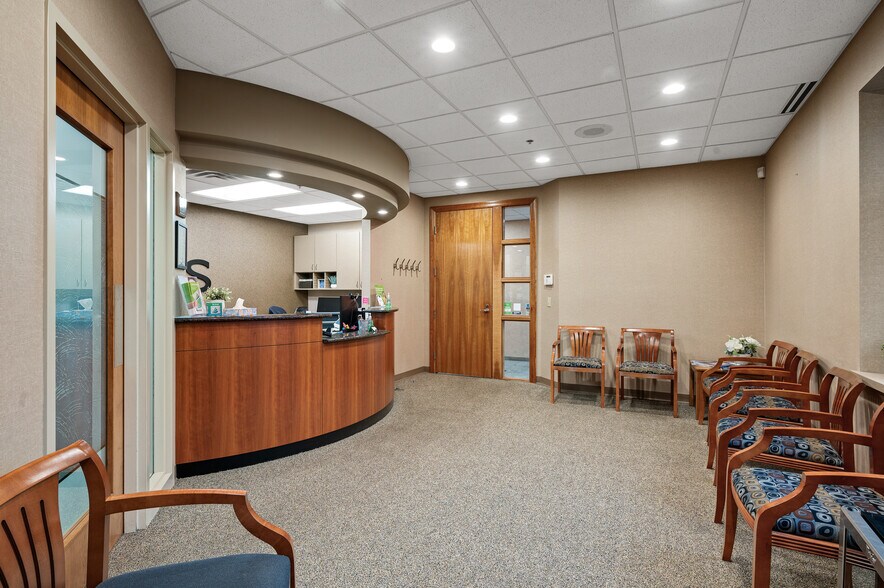 More Photos Of 13875 Hwy 13 Frontage Rd S, Savage Office For Lease