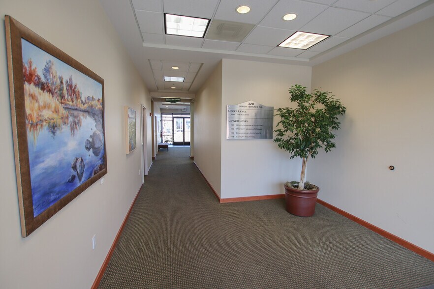 More Photos Of 320 SW Upper Terrace Dr, Bend Office For Lease