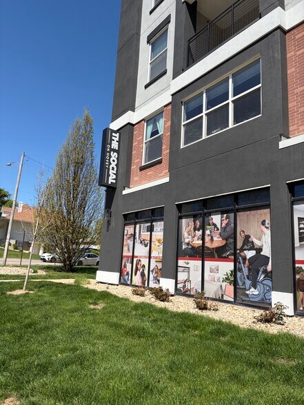 More Photos Of 800 W Hovey St, Normal Apartments For Lease