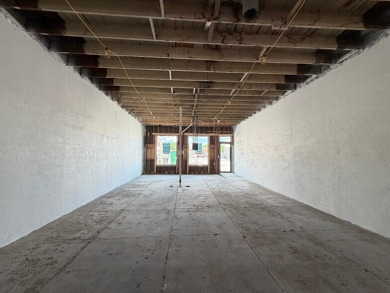 More Photos Of 116 S Broadway, Edmond Storefront For Lease