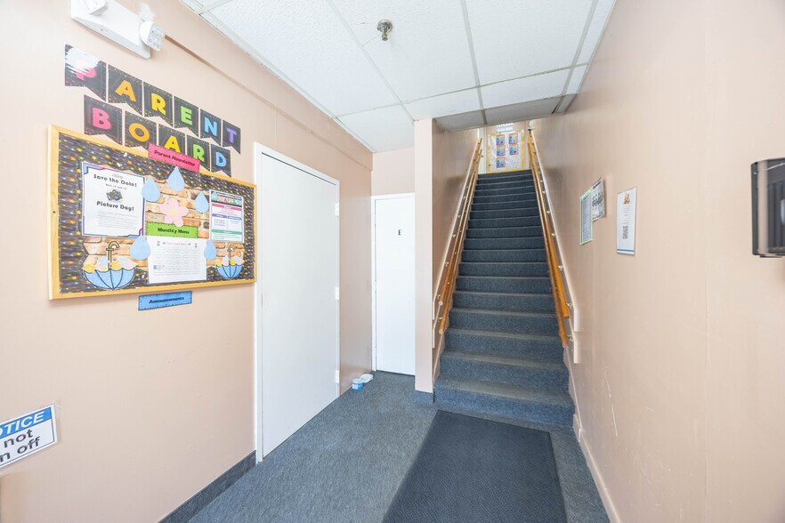 More Photos Of 439 Littleton Rd, Westford Unknown For Lease