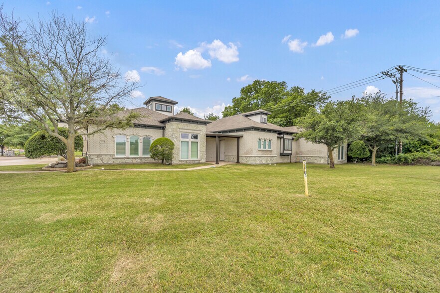 Primary Photo Of 840 E I-20 Hwy, Arlington Medical For Sale