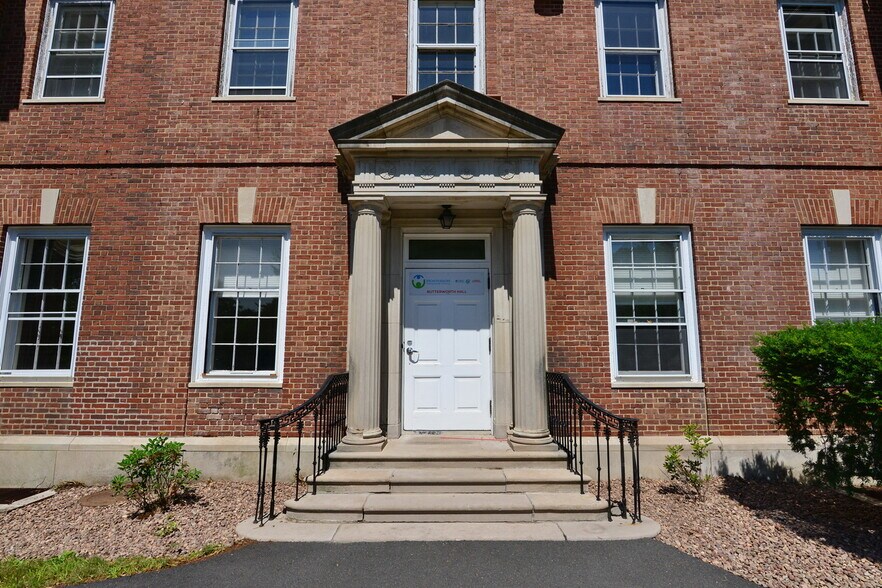 More Photos Of 1265 Asylum Ave, Hartford Lodge Meeting Hall For Lease