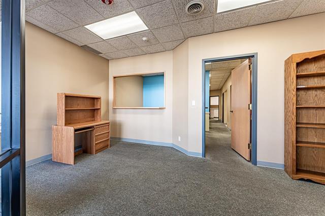 More Photos Of 34 SE Main St, Blackfoot Office For Sale