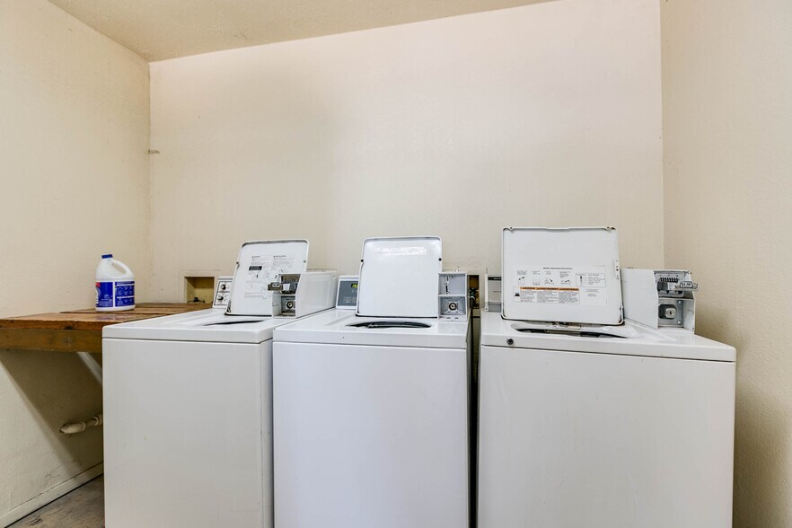 More Photos Of 1707-1717 Greenwood St, San Angelo Apartments For Sale