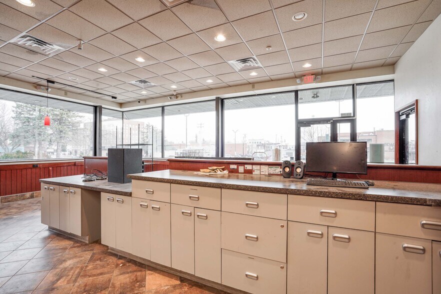 More Photos Of 112 W Maple Ave, Beaver Dam Freestanding For Lease