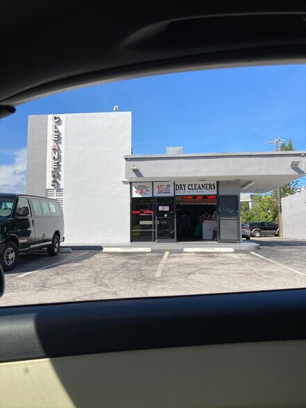 More Photos Of 9595 SW 160th St, Miami Freestanding For Sale