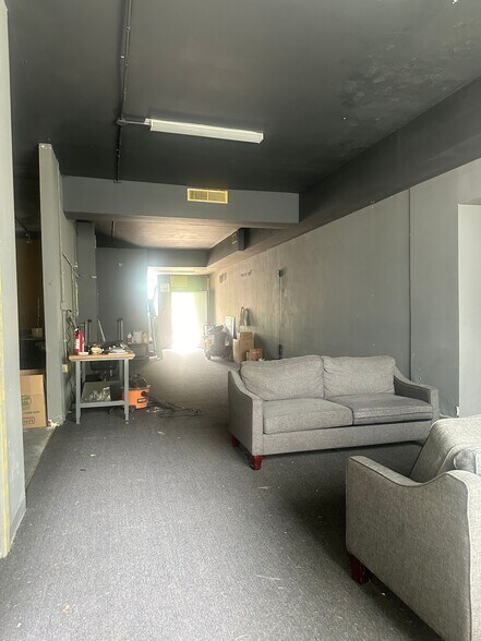 More Photos Of 7108 S Oglesby Ave, Chicago General Retail For Lease