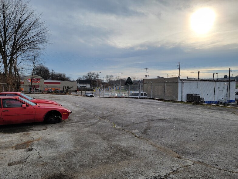 More Photos Of 771 Moon St, Akron Warehouse For Lease