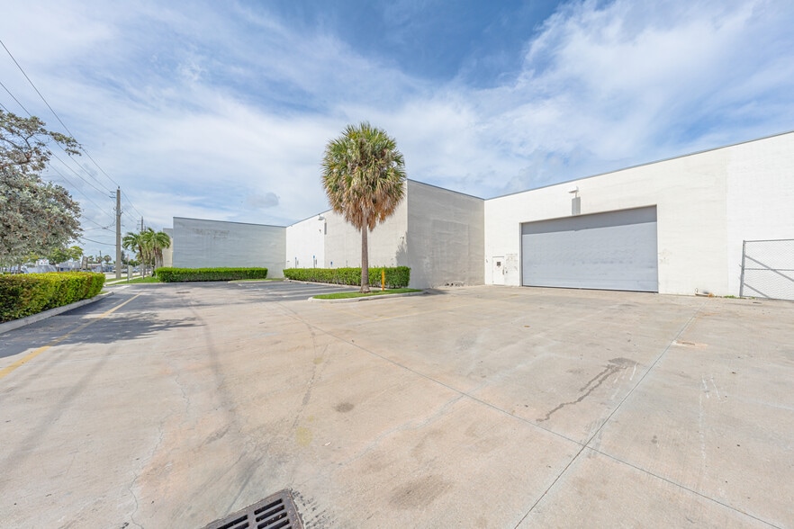 More Photos Of 3000 SW 2nd Ave, Fort Lauderdale Warehouse For Sale