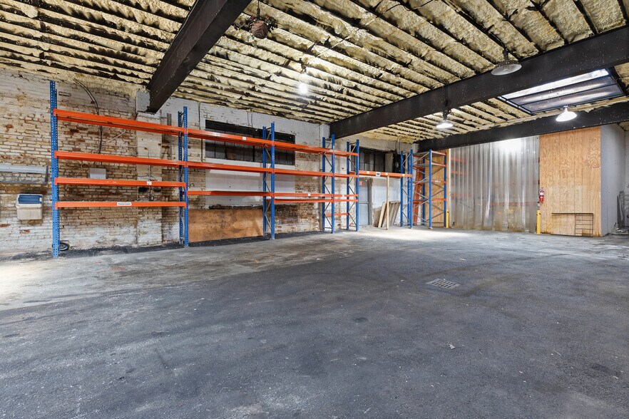 More Photos Of 10 W Sandford Blvd, Mount Vernon Manufacturing For Sale