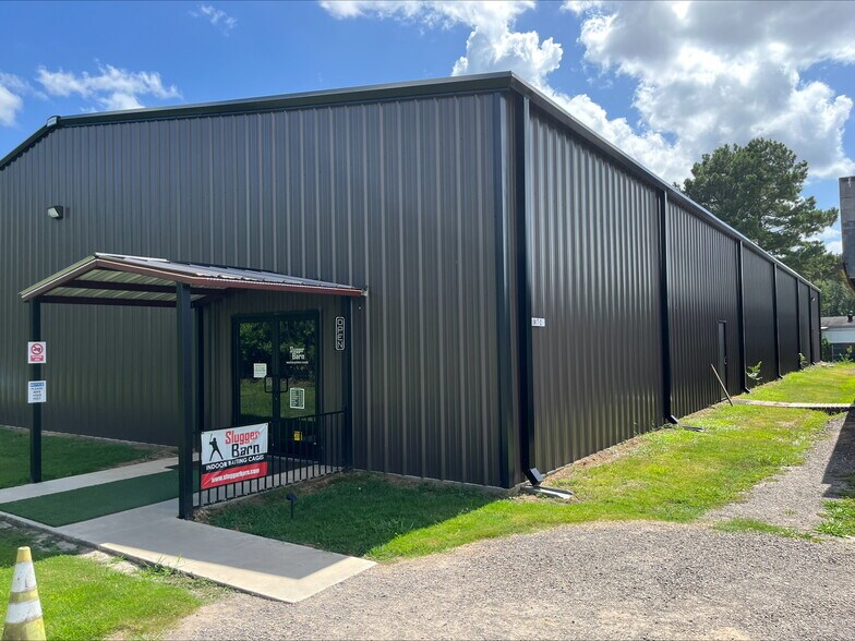 More Photos Of 7301 W 7th St, Texarkana Sports And Entertainment For Sale