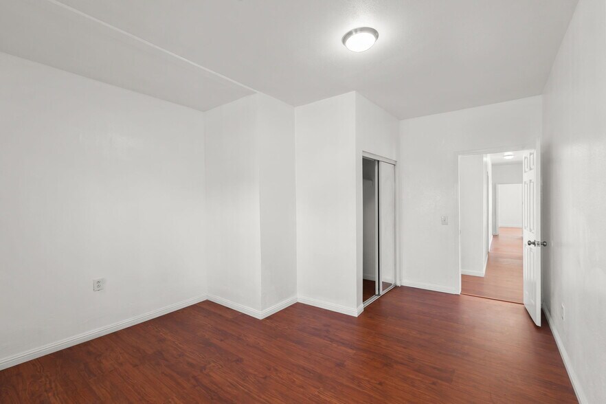 More Photos Of 1049 55th St, Emeryville Storefront Retail Residential For Sale