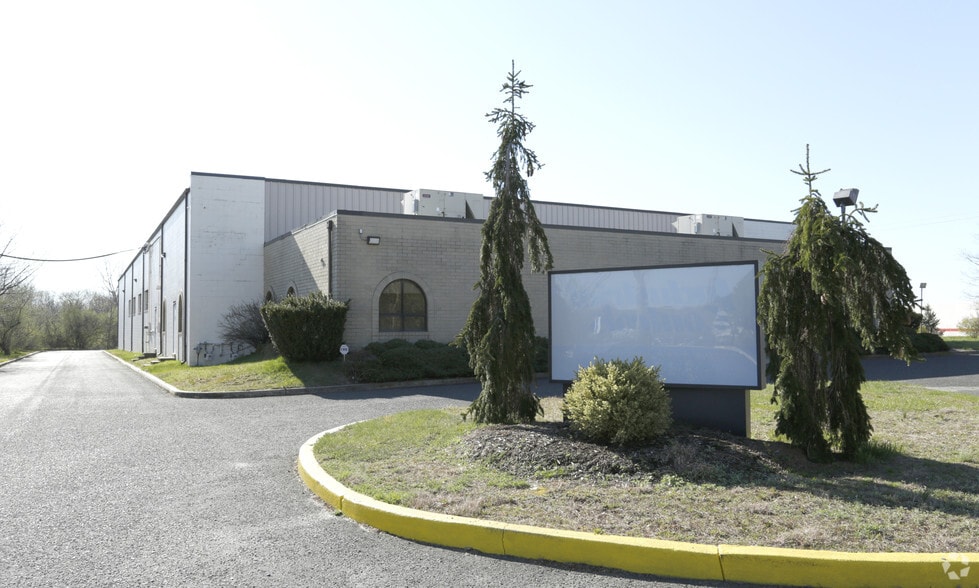 More Photos Of 1776 Bloomsbury Ave, Ocean Warehouse For Sale