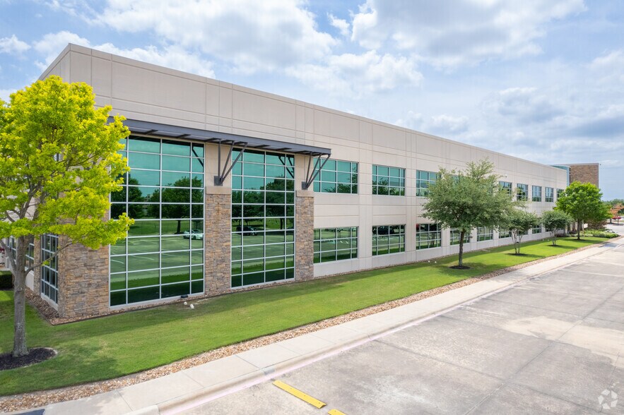 More Photos Of 6380 Rogerdale Rd, Houston Office For Lease