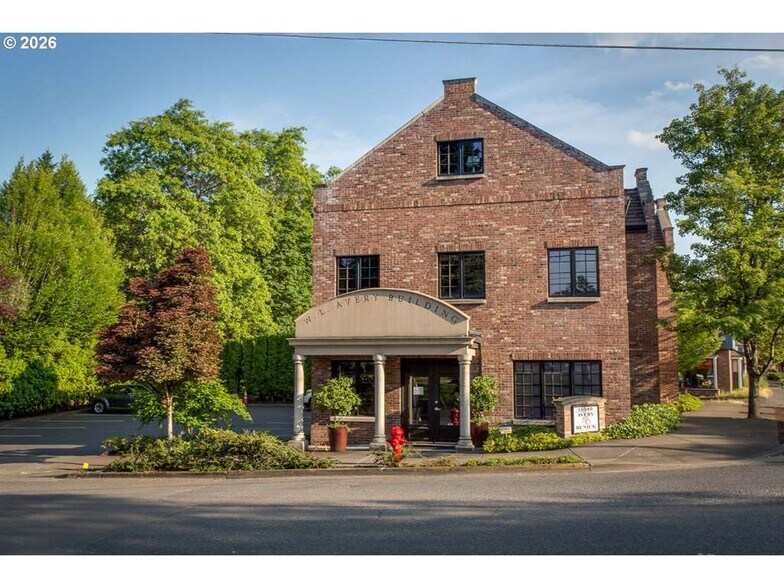 More Photos Of 15540 SW Boones Ferry Rd, Lake Oswego Office For Sale