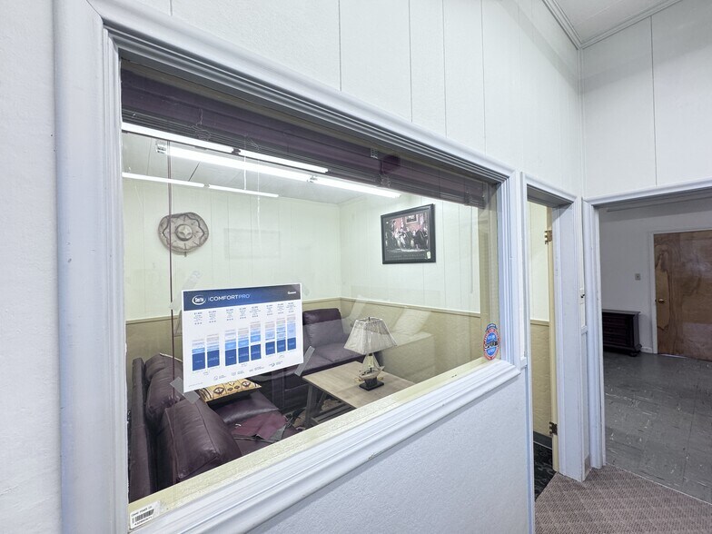 More Photos Of 213 S Rail St W, Shoshone Storefront For Sale