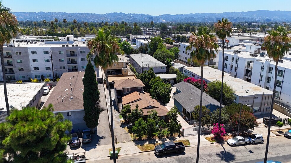 More Photos Of 14830 Erwin St, Van Nuys Apartments For Sale