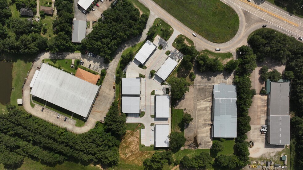 More Photos Of 3513 N Loop 336 W, Conroe Flex For Sale