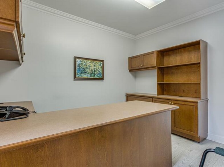 More Photos Of 95-97 Saint-Sylvestre Rue, Longueuil Storefront Retail Residential For Sale