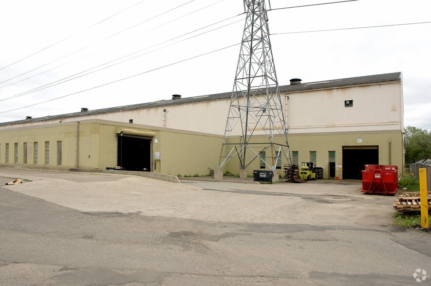 More Photos Of 2500 W County Road B, Roseville Manufacturing For Lease