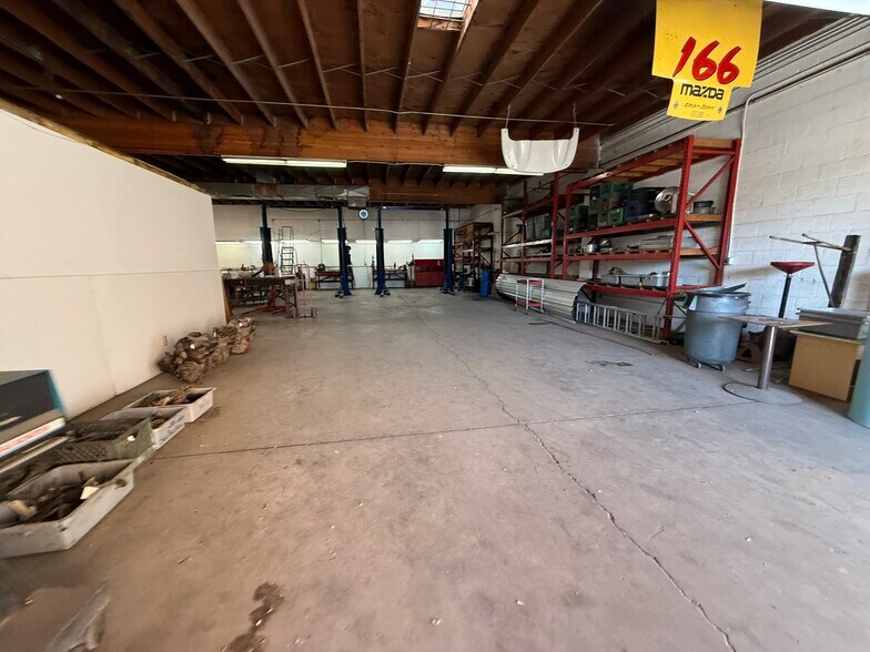 More Photos Of 112 W Maricopa Fwy, Phoenix Warehouse For Sale
