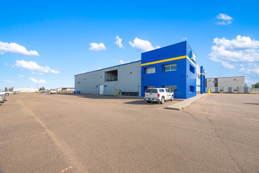 More Photos Of 5267 67 Av, Lloydminster Warehouse For Sale