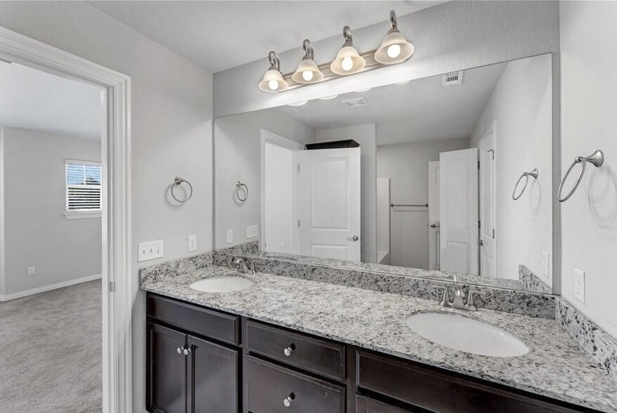 More Photos Of 2755 W Kilimanjaro Way, Rogers Multifamily For Sale
