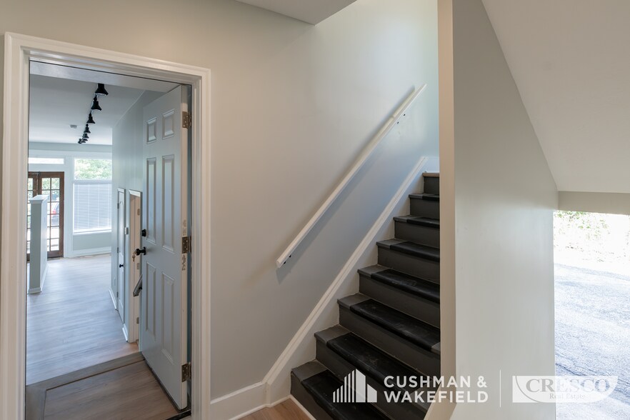 More Photos Of 1020 Kenilworth Ave, Cleveland Apartments For Sale