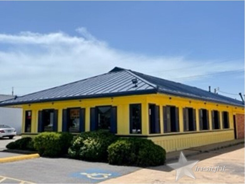 Primary Photo Of 2122 W Gore Blvd, Lawton Restaurant For Sale