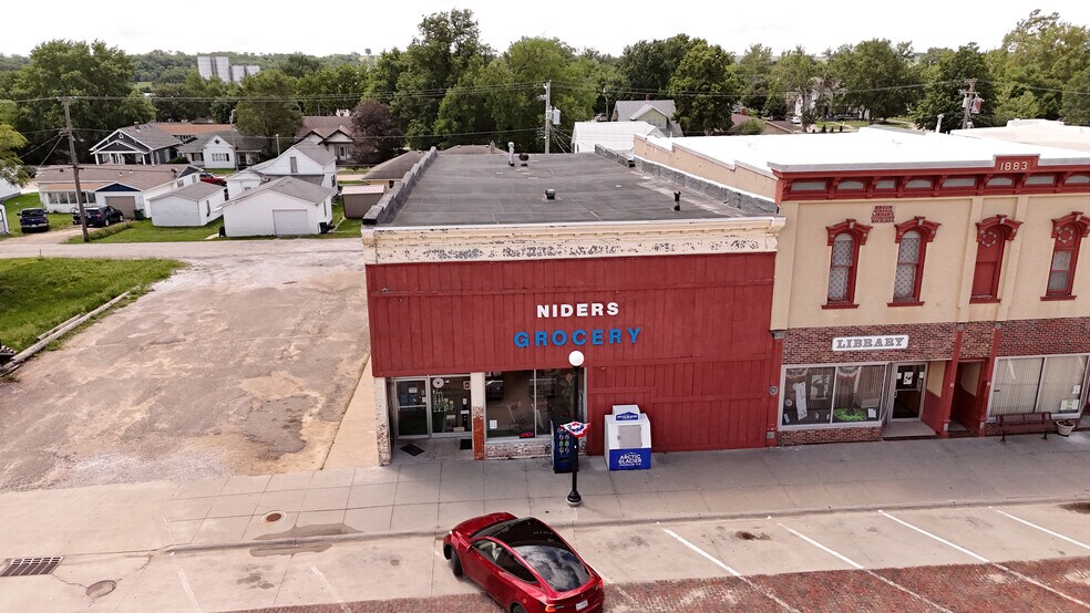 More Photos Of 734 3rd St, Humboldt Convenience Store For Sale