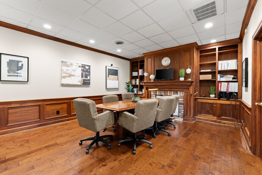 More Photos Of 636 Industrial Blvd, Gainesville Warehouse For Sale